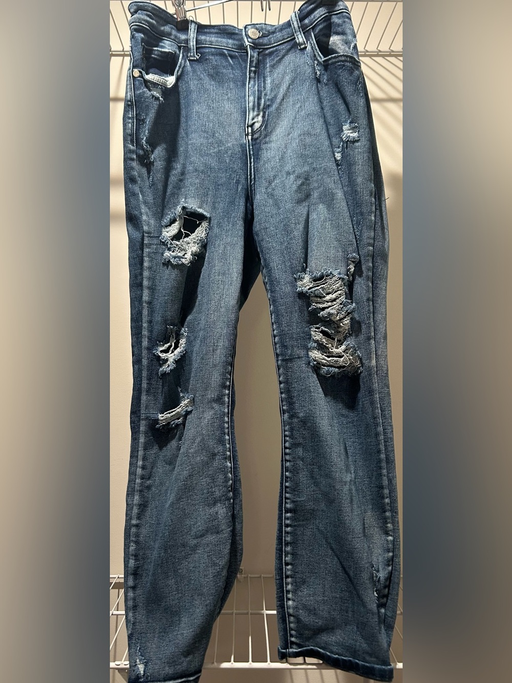 Judy Blue Women’s Relaxed Fit Wide- Leg Distressed Jeans 18 (15/32)